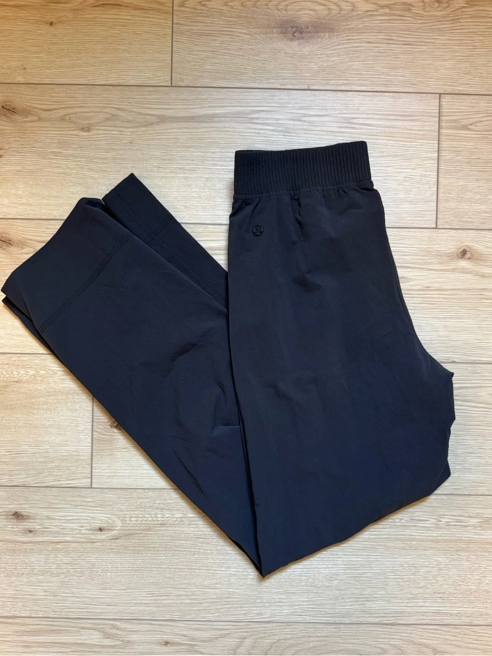 lululemon swift mid rise wide leg black pants small